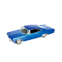 Коллекционная модель машины "Chevrolet Impala 1965" 1:24