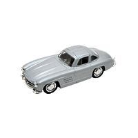 Коллекционная модель машины "Citroen DS 19" 1:34-39