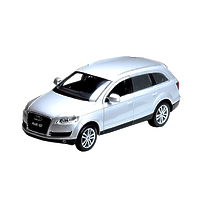 Коллекционная модель машины "Audi Q7" 1:32